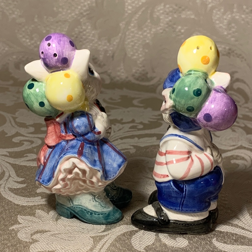 FITZ & FLOYD Ceramic Bunny Salt & Pepper shakers. - Picture 2 of 6
